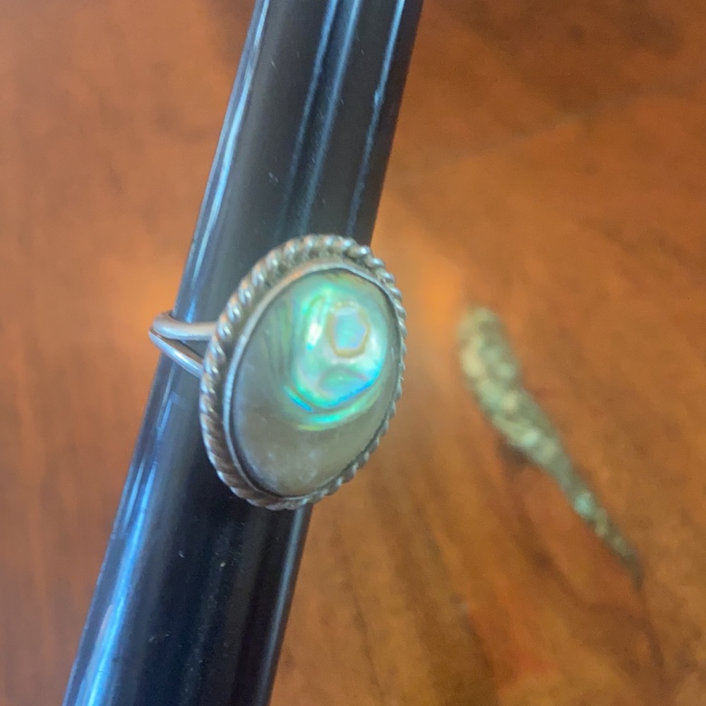 Gorgeous! Vintage Navajo Silver & Abalone Ring
